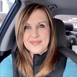 Meet your Posher, Crystal